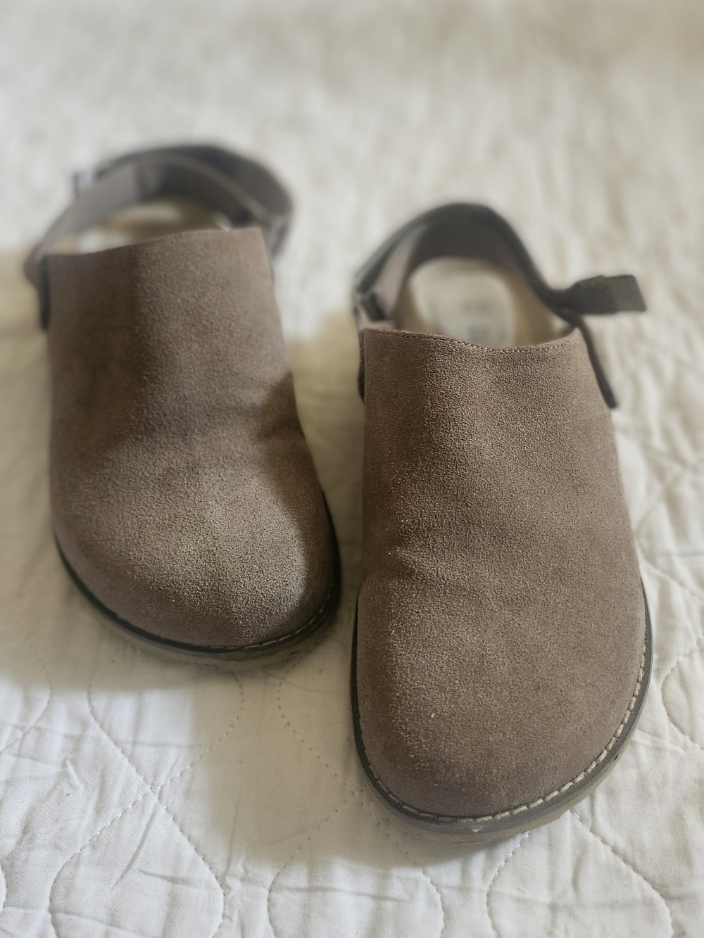 Cushionaire Brown Suede Closed-Toe Sandals